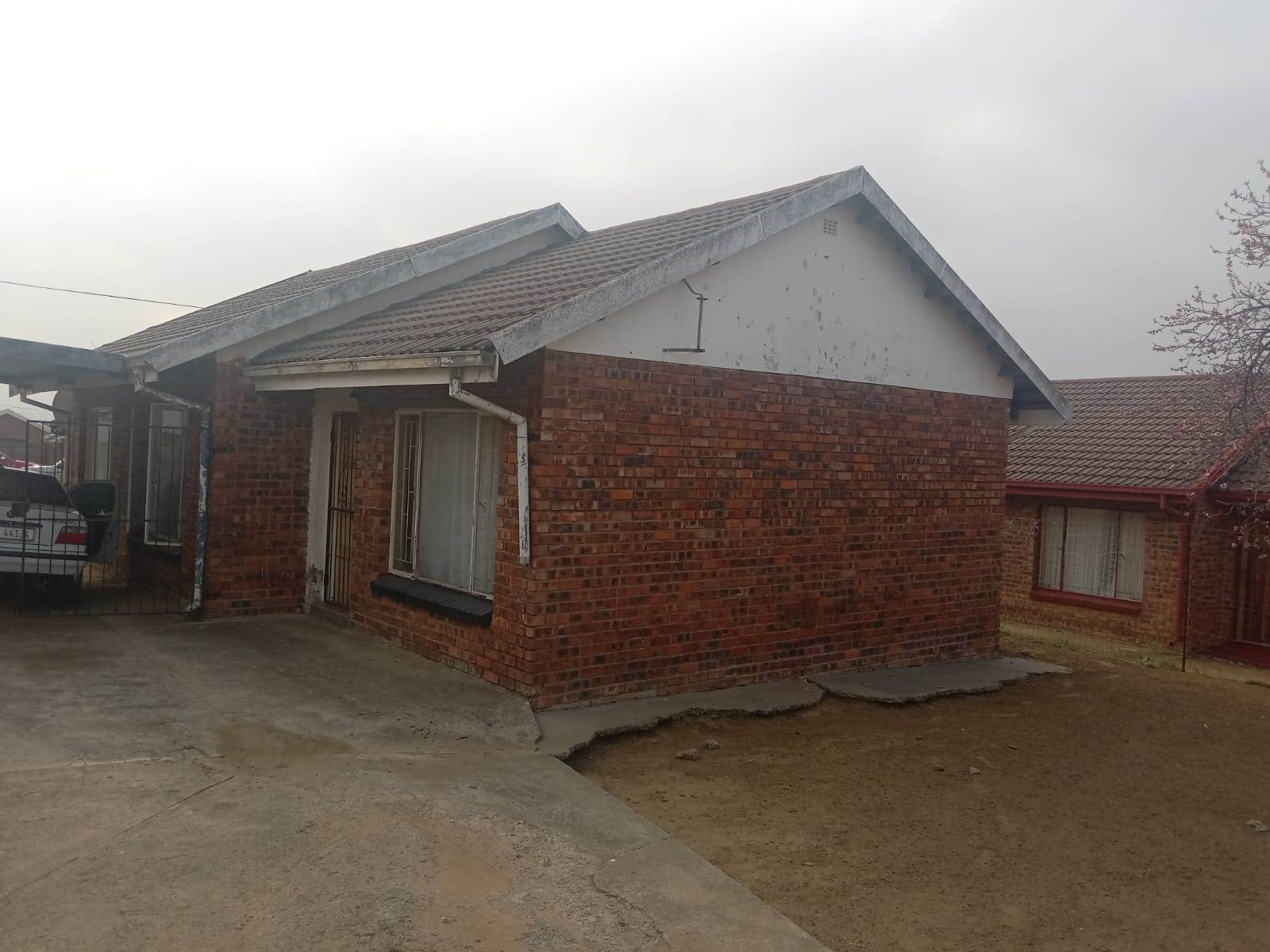 3 Bed House in Bhekuzulu photo number 2