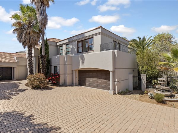 6 Bed House in Dainfern Golf Estate