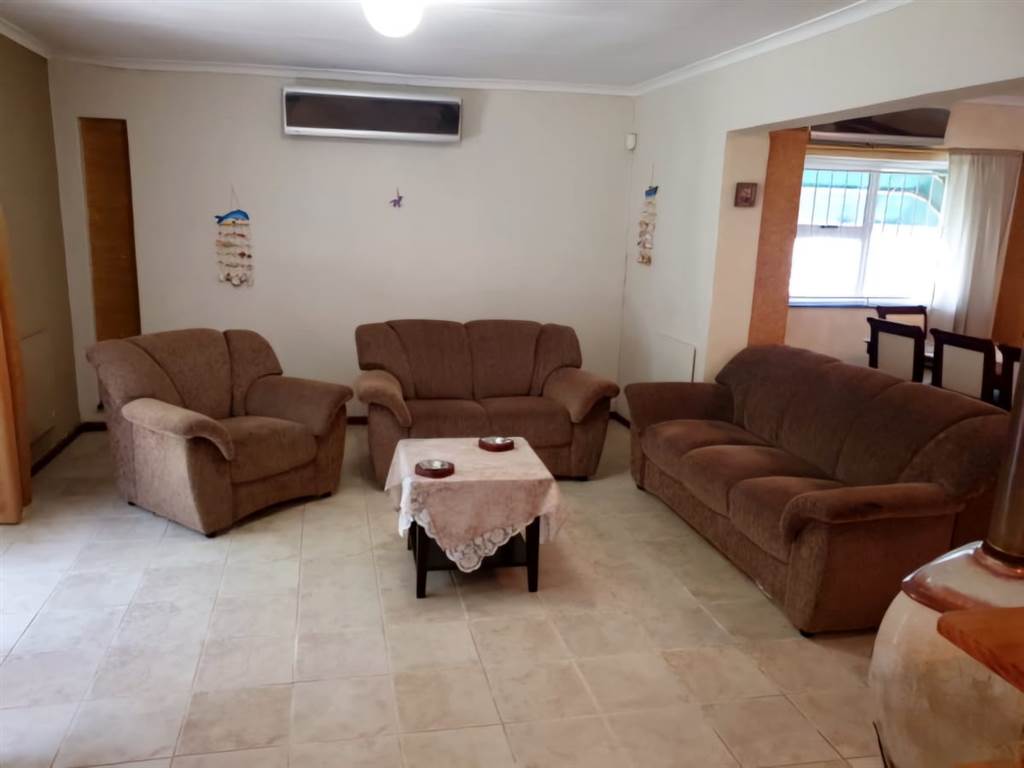 4 Bed House in Gordons Bay Central photo number 30