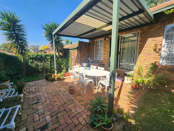 2 Bedroom Townhouse 2 Bedroom Townhouse