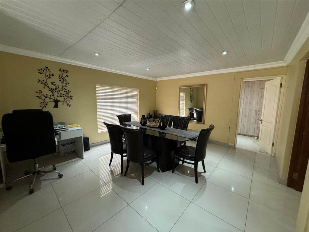 3 Bed House in Highveld photo number 9