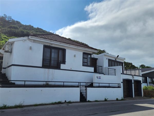 4 Bed House in Bluewater Bay