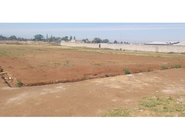 6000 m² Land available in Chiawelo