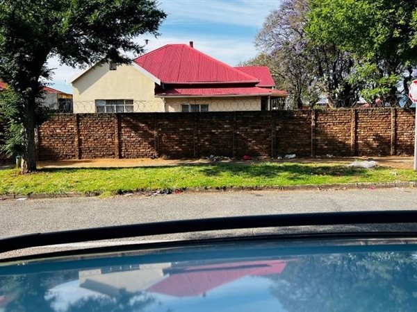 4 Bed House in Turffontein