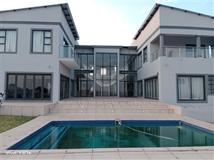 6 Bed House in Aqua Vista