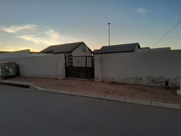 2 Bedroom House 2 Bedroom House
