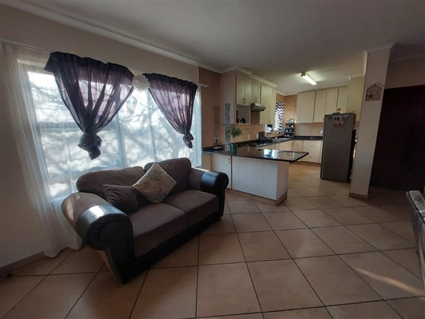 3 Bedroom Townhouse 3 Bedroom Townhouse