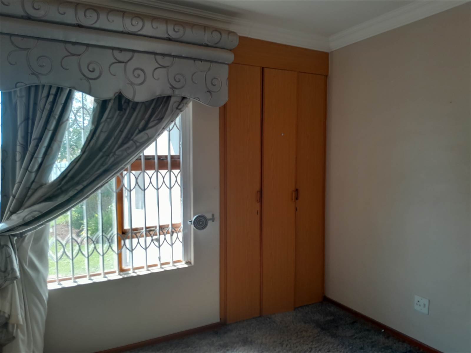 7 Bed House in Southernwood photo number 8