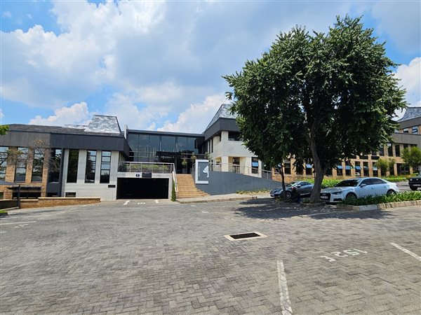 127  m² Commercial space