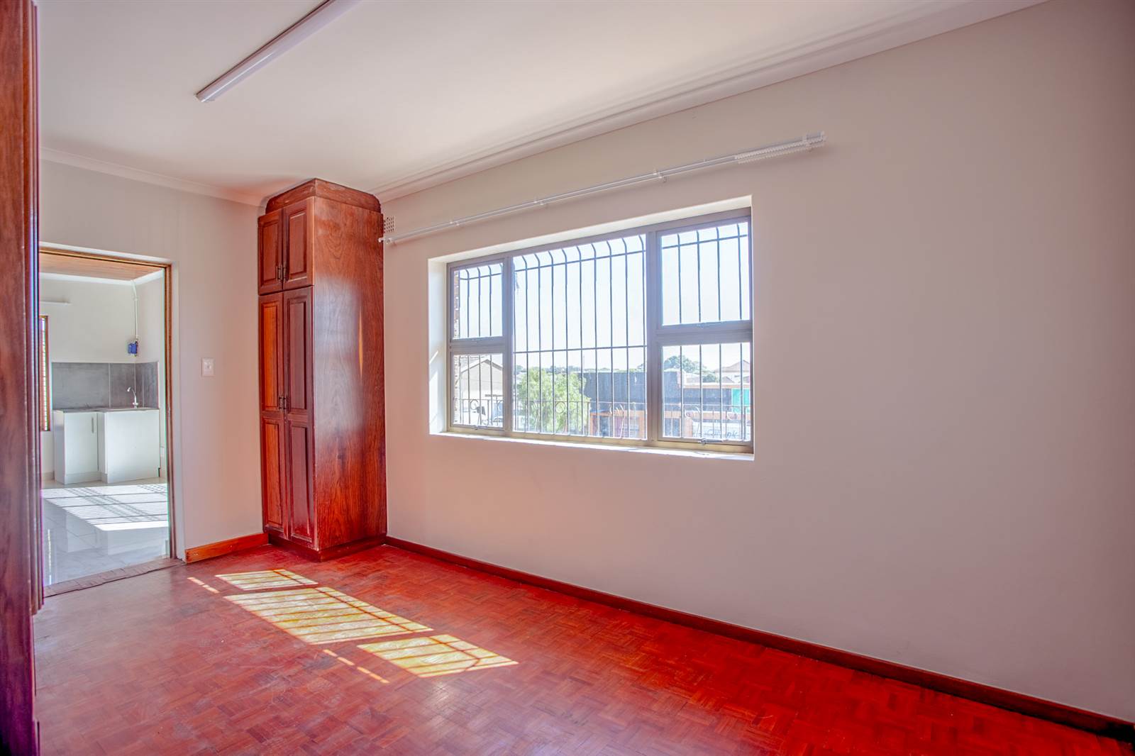 3 Bed Apartment in Parow photo number 10