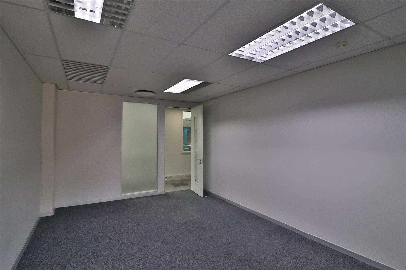 15  m² Commercial space in Sandown photo number 11