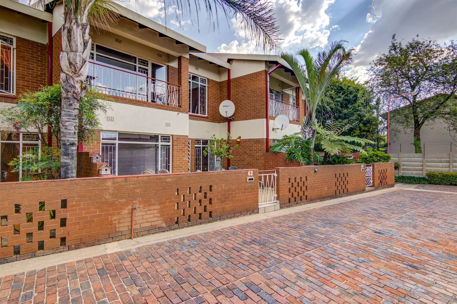 3 Bed Townhouse in Beyers Park photo number 23