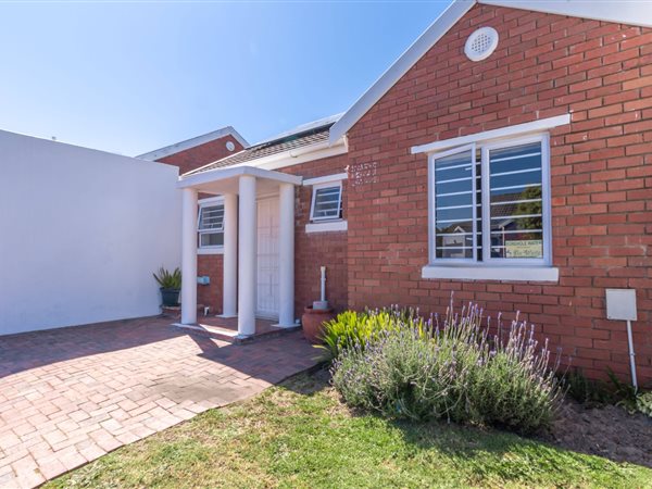 2 Bed Townhouse in Pinelands