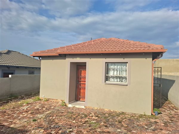 2 Bedroom House 2 Bedroom House