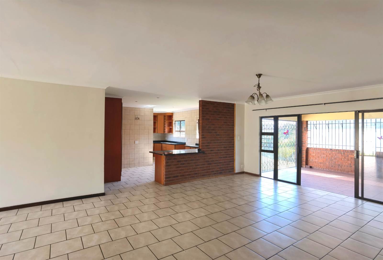 3 Bed Townhouse in Illovo Beach photo number 2