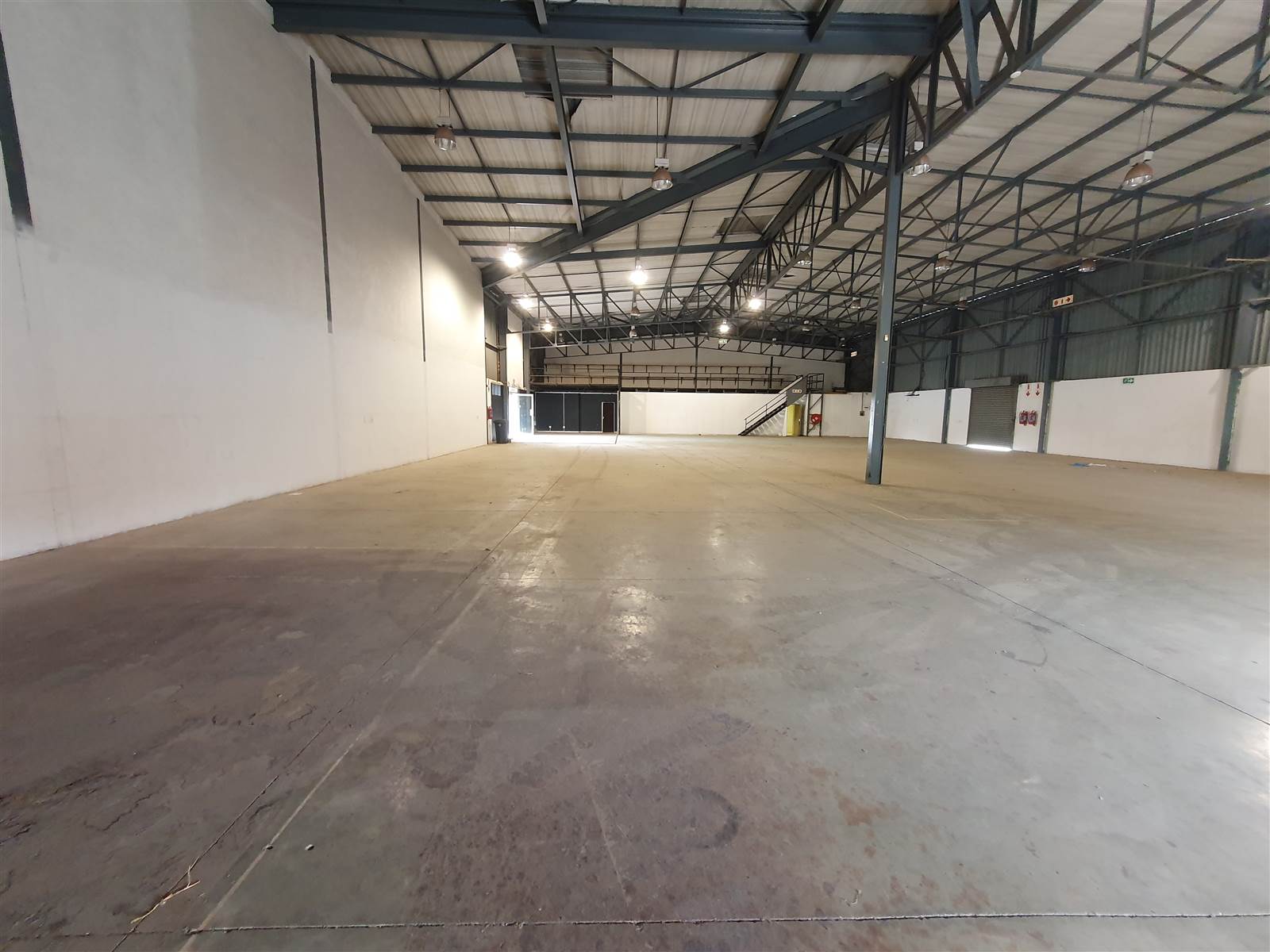 906  m² Industrial space in Ormonde photo number 2