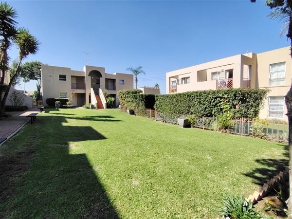 2 Bedroom Townhouse 2 Bedroom Townhouse
