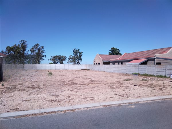567 m² Land available in Port Owen