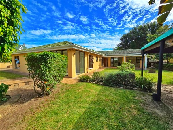 4 Bedroom House 4 Bedroom House