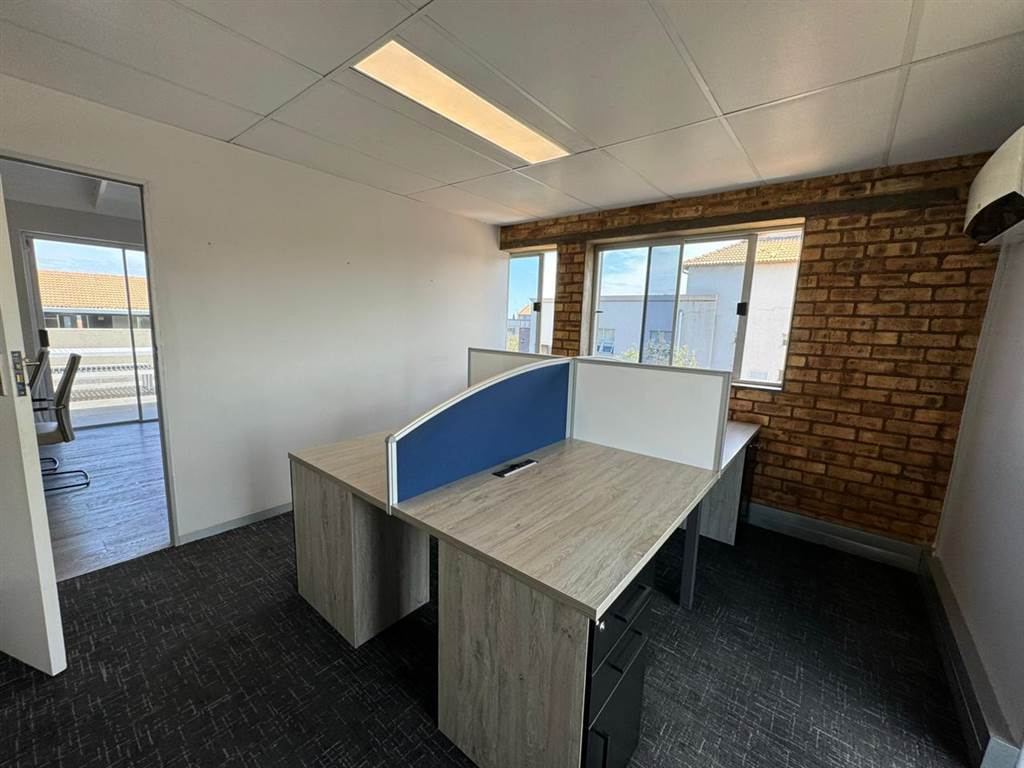 1000  m² Commercial space in Sunninghill photo number 23