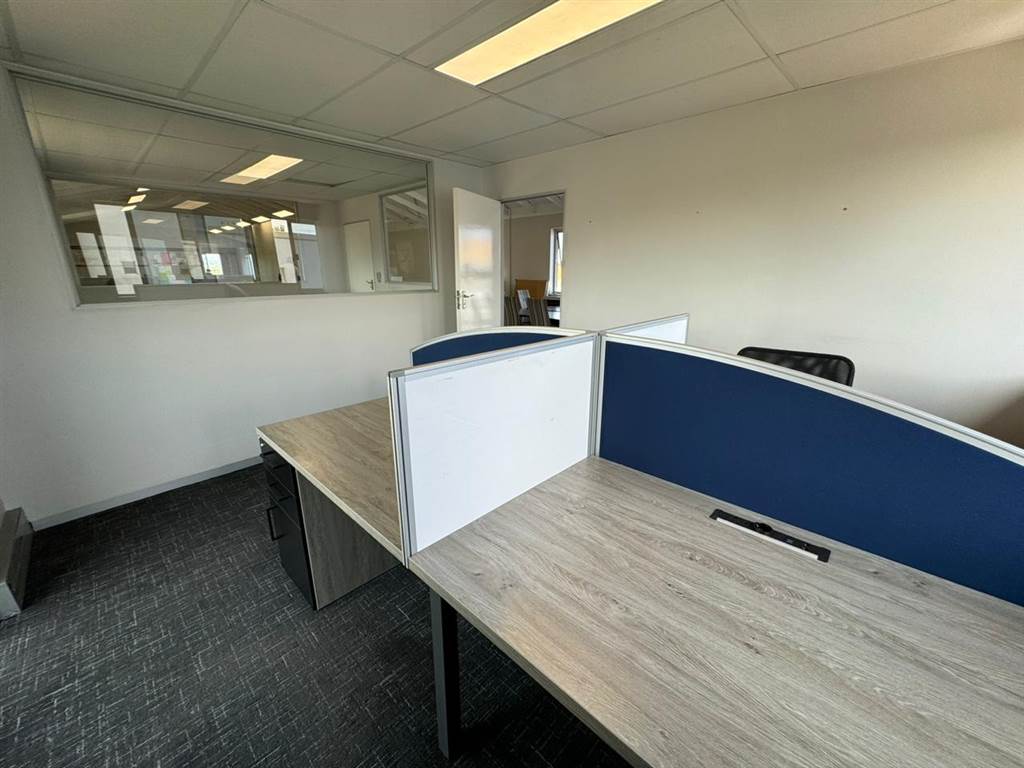 1000  m² Commercial space in Sunninghill photo number 28