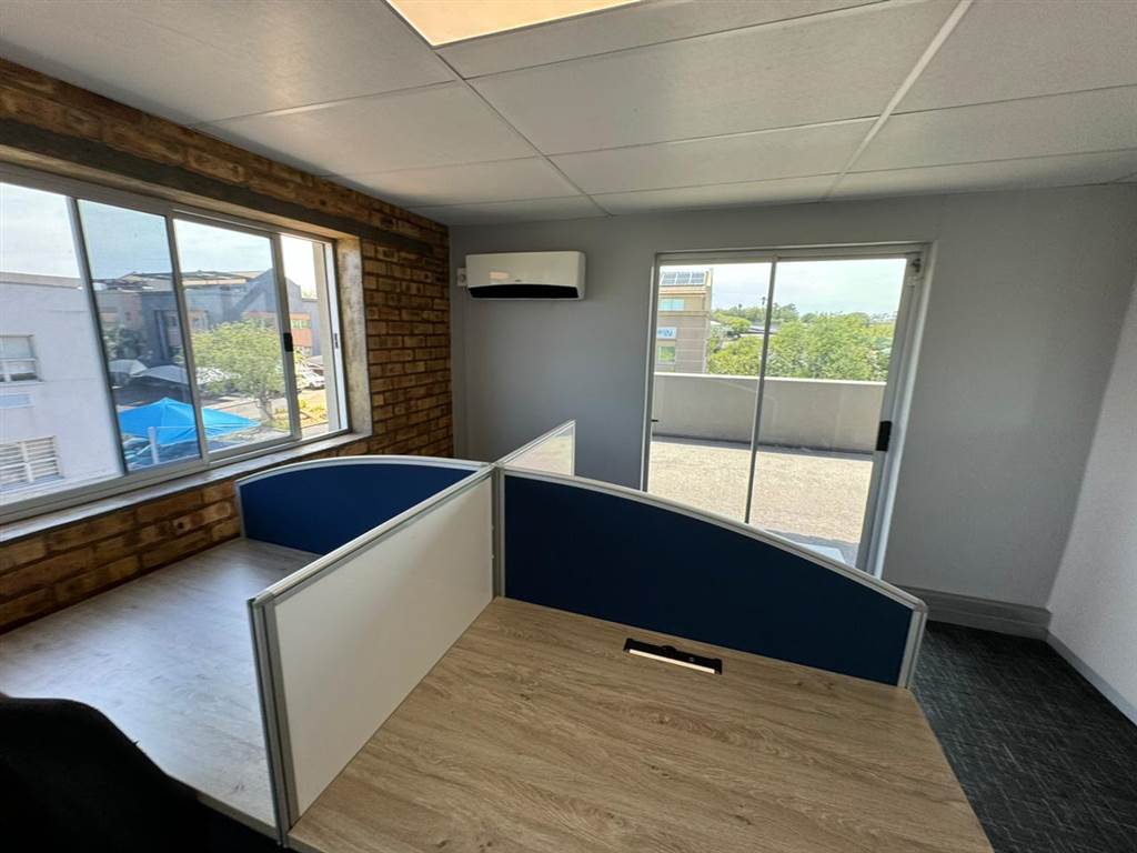 1000  m² Commercial space in Sunninghill photo number 19
