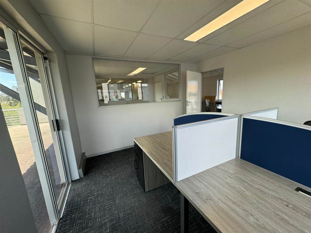 1000  m² Commercial space in Sunninghill photo number 27