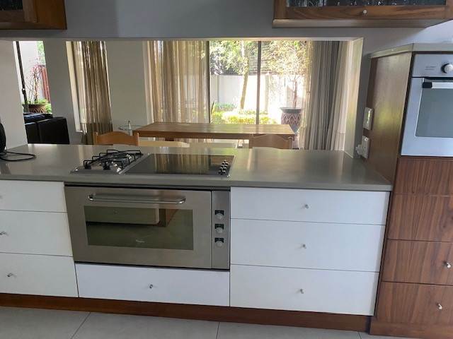 3 Bed Cluster in Waterkloof photo number 3