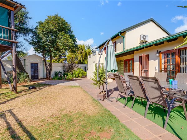 6 Bed House in Doringkloof