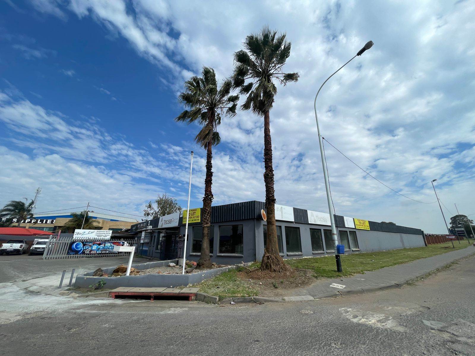 750  m² Commercial space in Beyers Park photo number 1