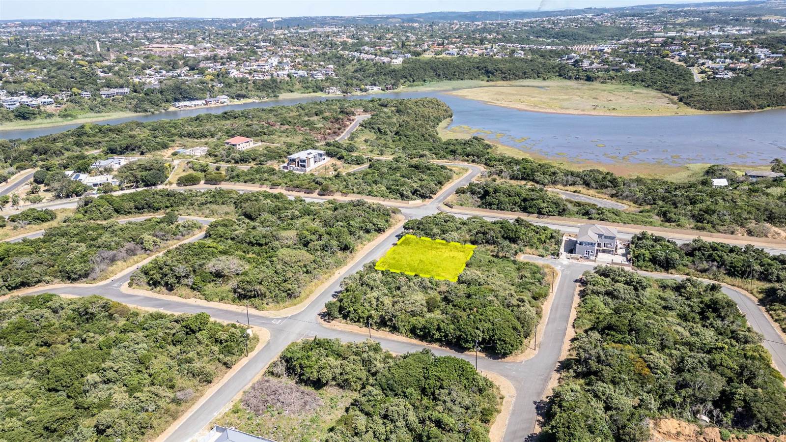 600 m² Land available in Beacon Bay photo number 3