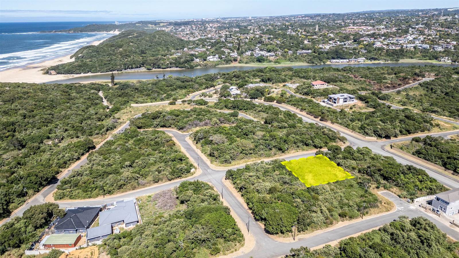 600 m² Land available in Beacon Bay photo number 2