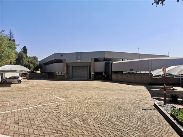 335.9  m² Commercial space