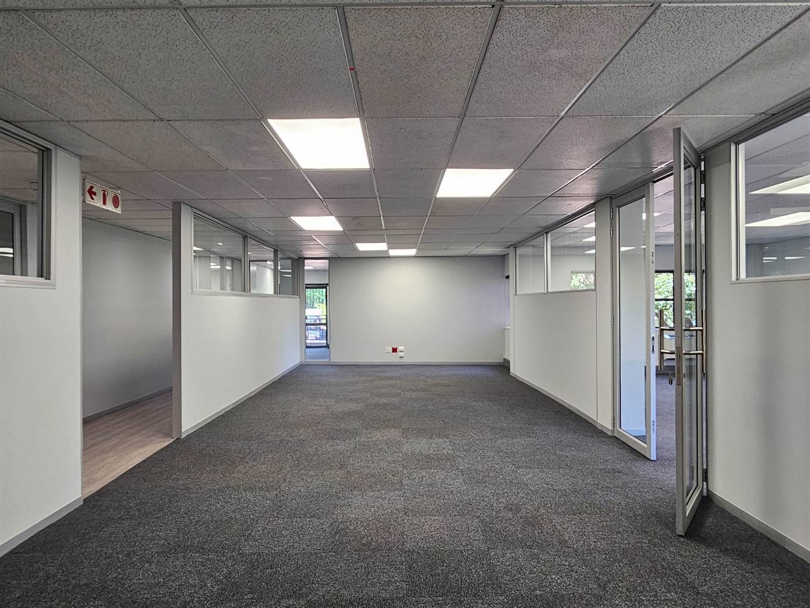 843  m² Commercial space in Woodmead photo number 13