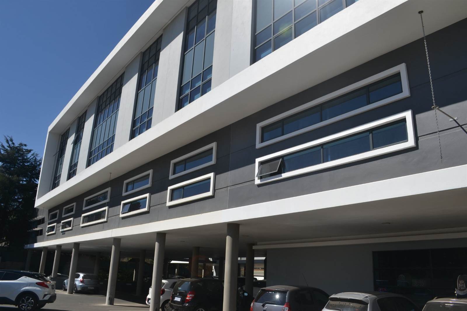 89  m² Commercial space in Fourways photo number 4