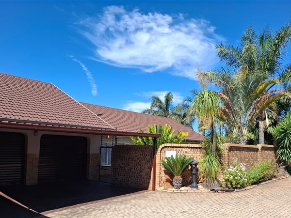 4 Bedroom House 4 Bedroom House