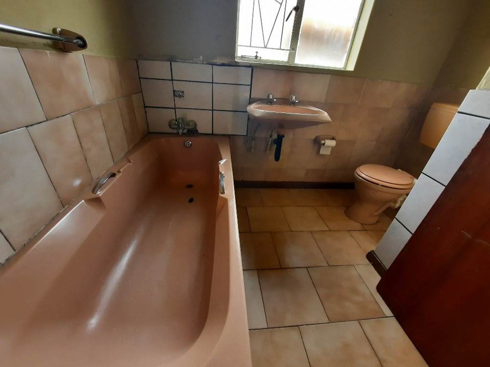 3 Bed Apartment in Lydenburg photo number 14