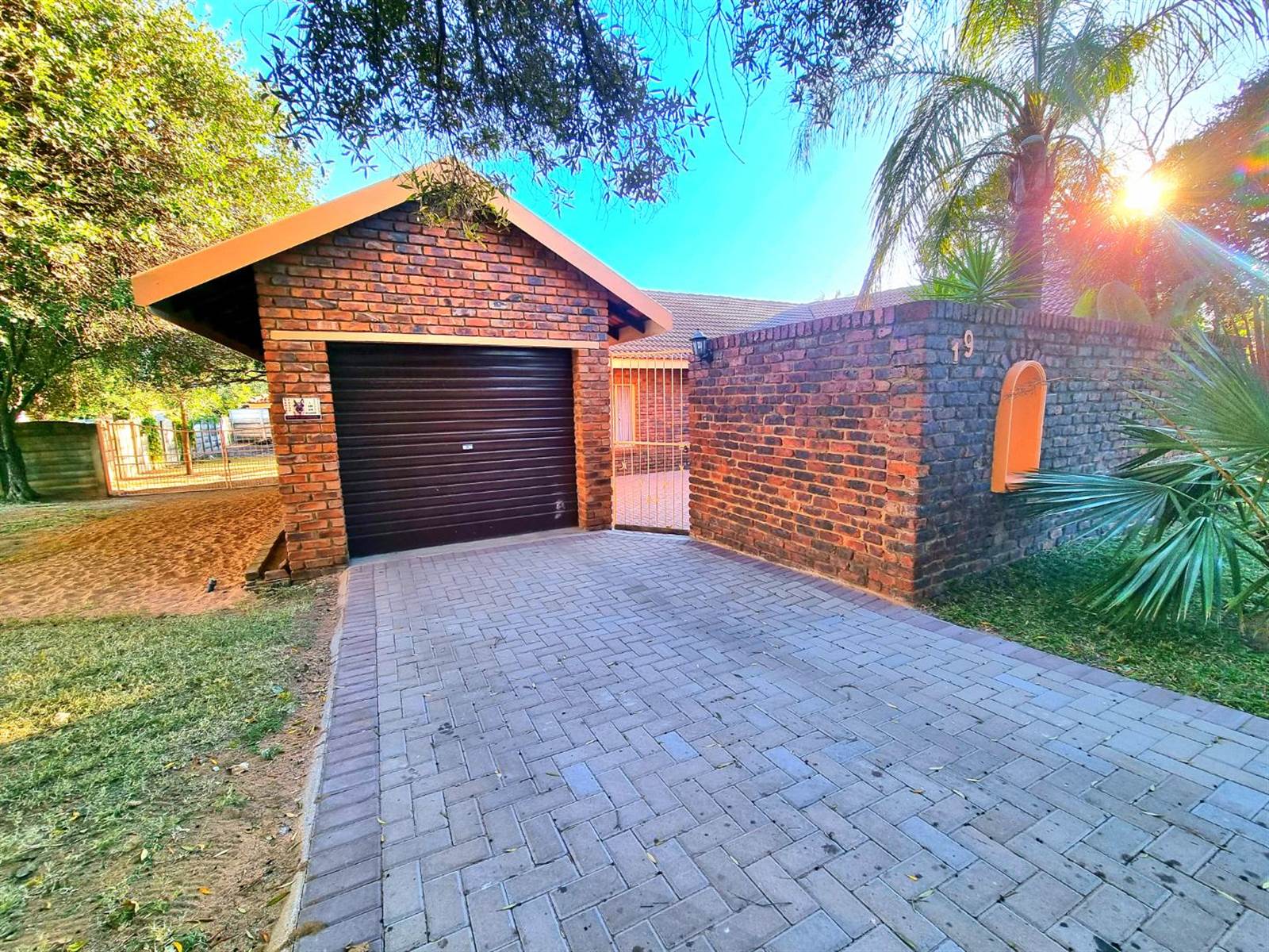 4 Bed House in Modimolle photo number 4