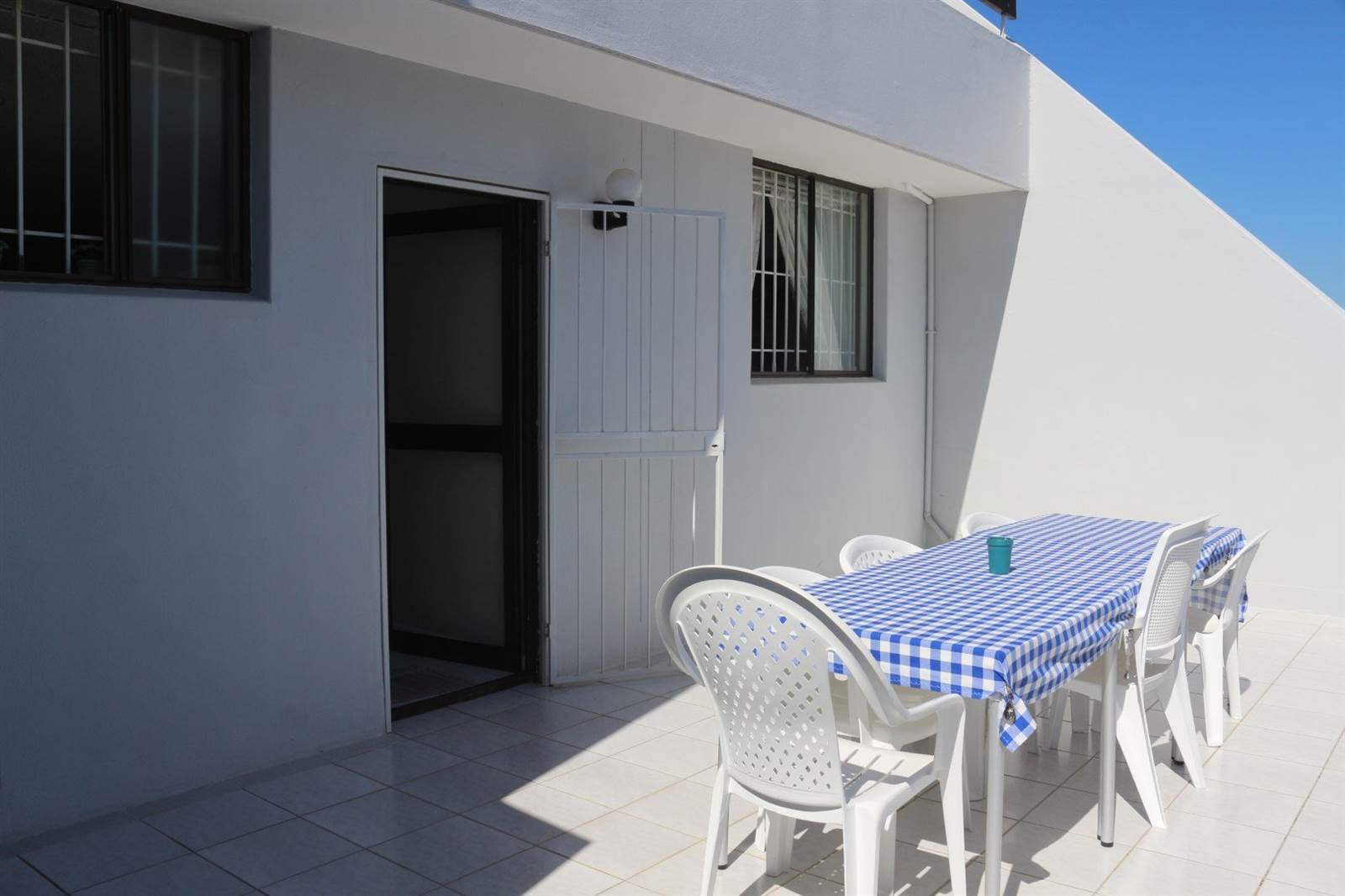 3 Bed Apartment in Stilbaai photo number 11