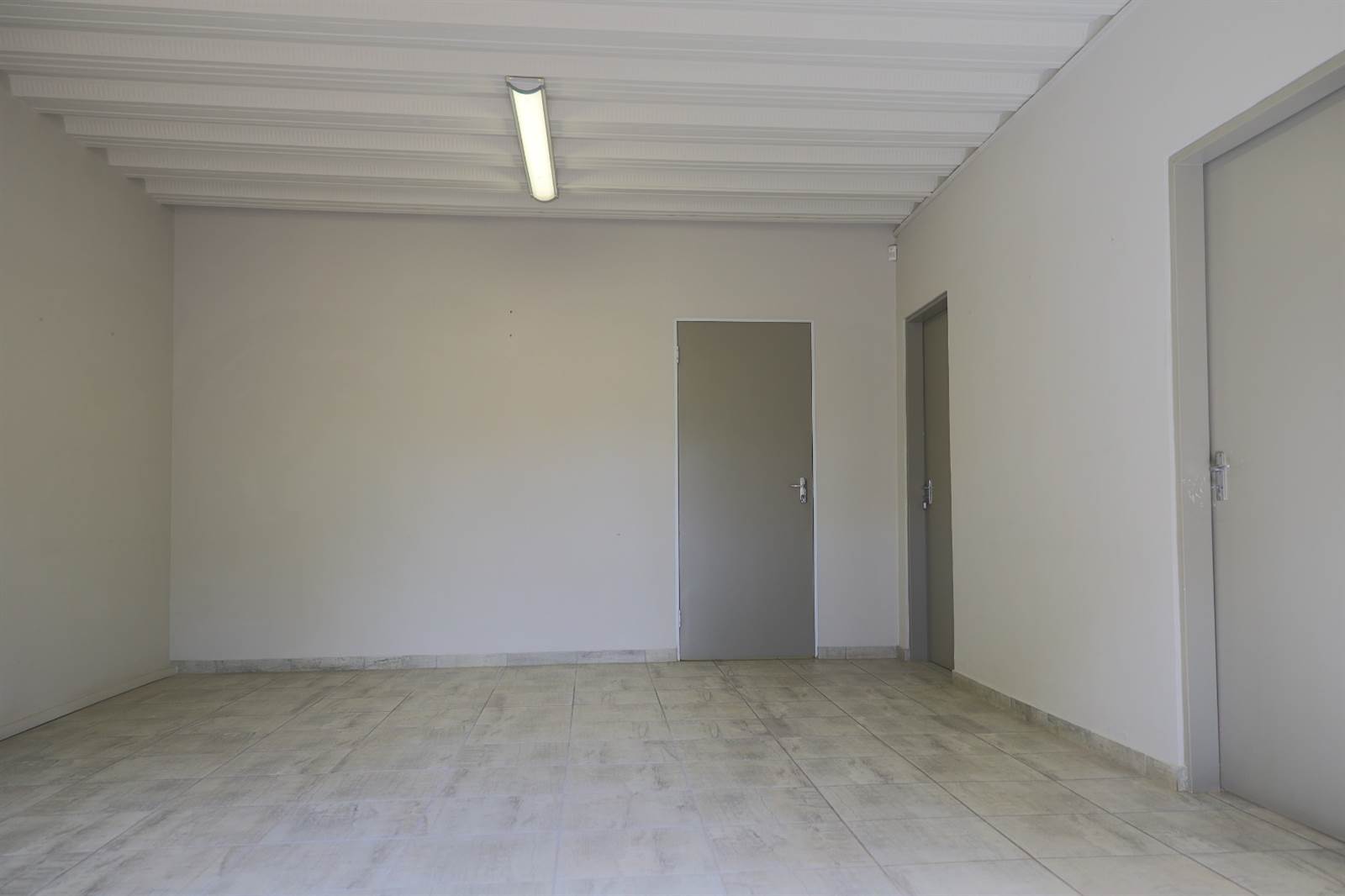 80  m² Commercial space in Olympus AH photo number 3