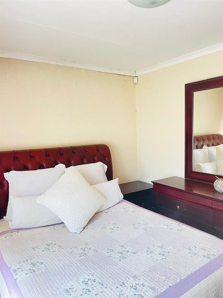 3 Bed House in Bhekuzulu photo number 6