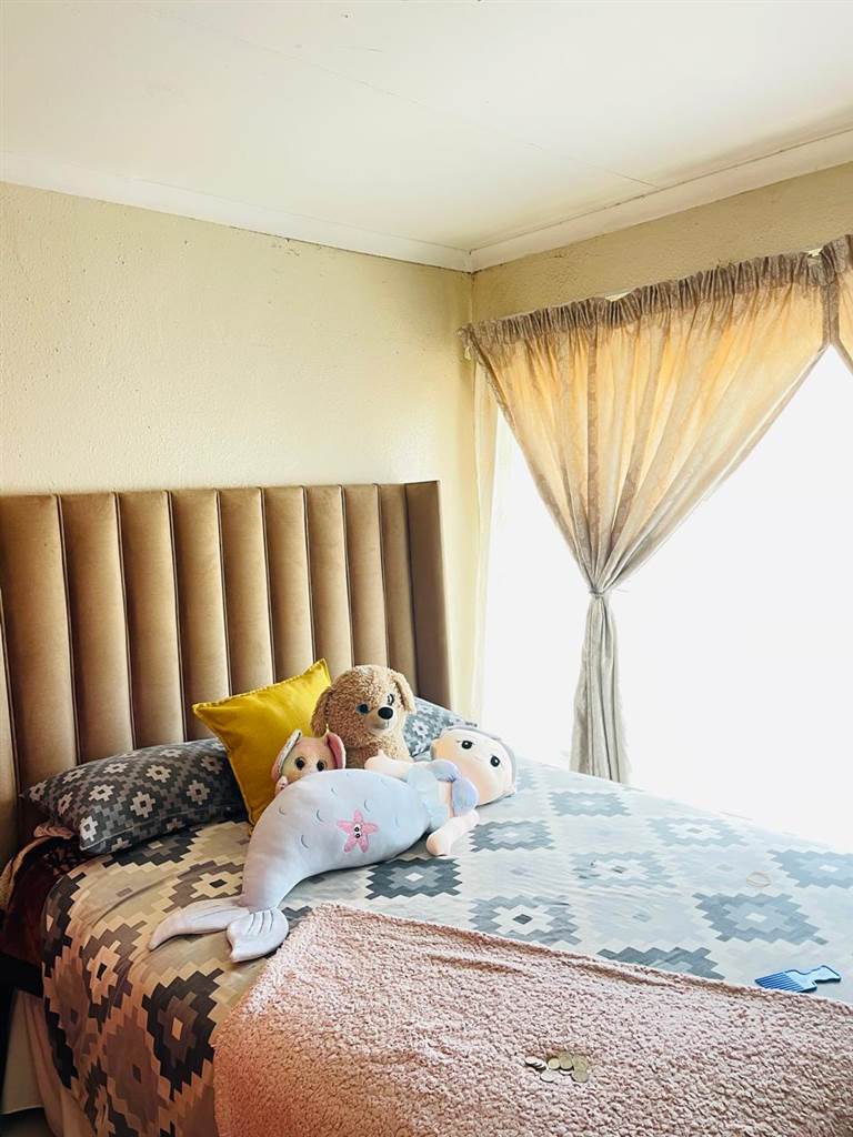 3 Bed House in Bhekuzulu photo number 9