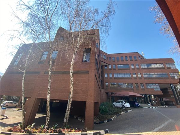 1211  m² Commercial space in Parktown
