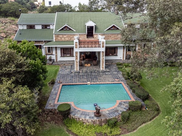 4 Bedroom House 4 Bedroom House