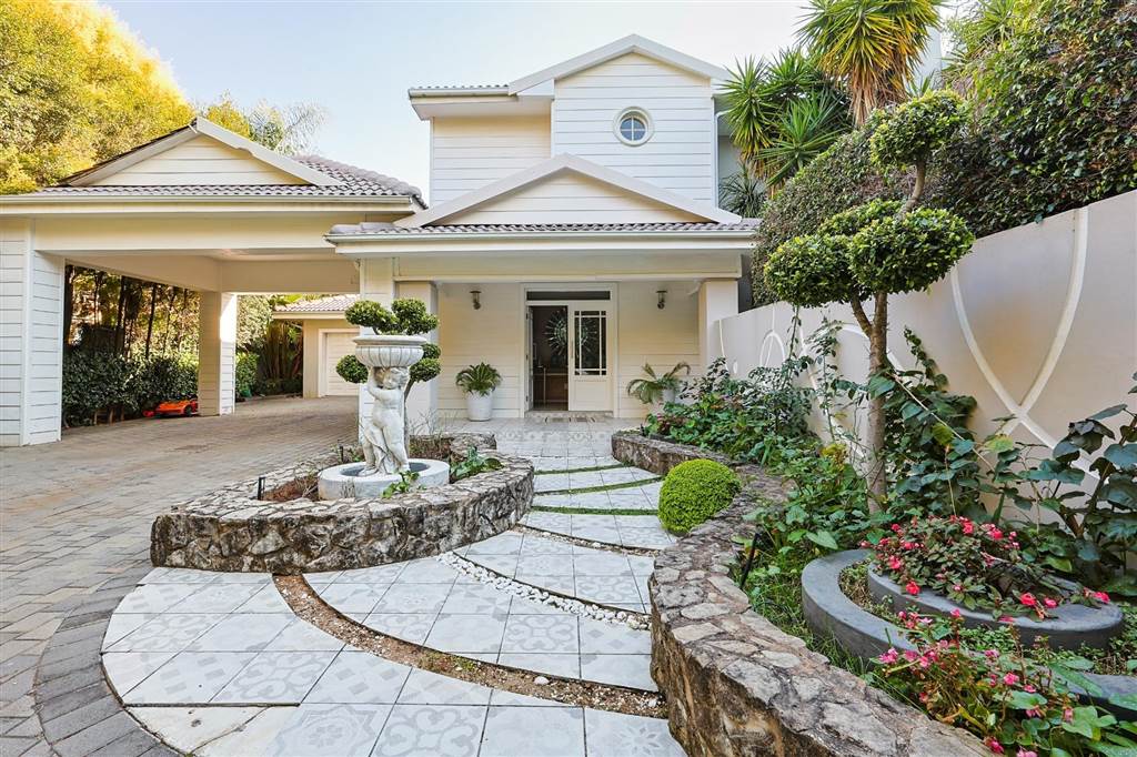 5 Bedroom House 5 Bedroom House