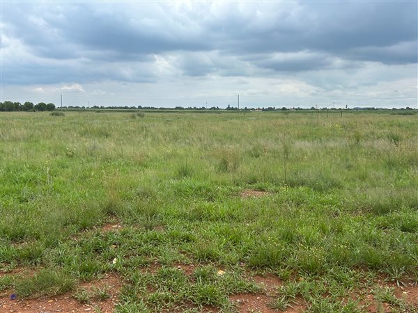 1 016 m² Land