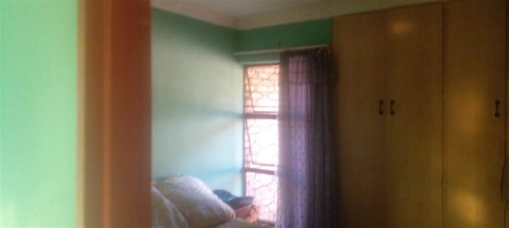3 Bed House in Lethlabile photo number 10