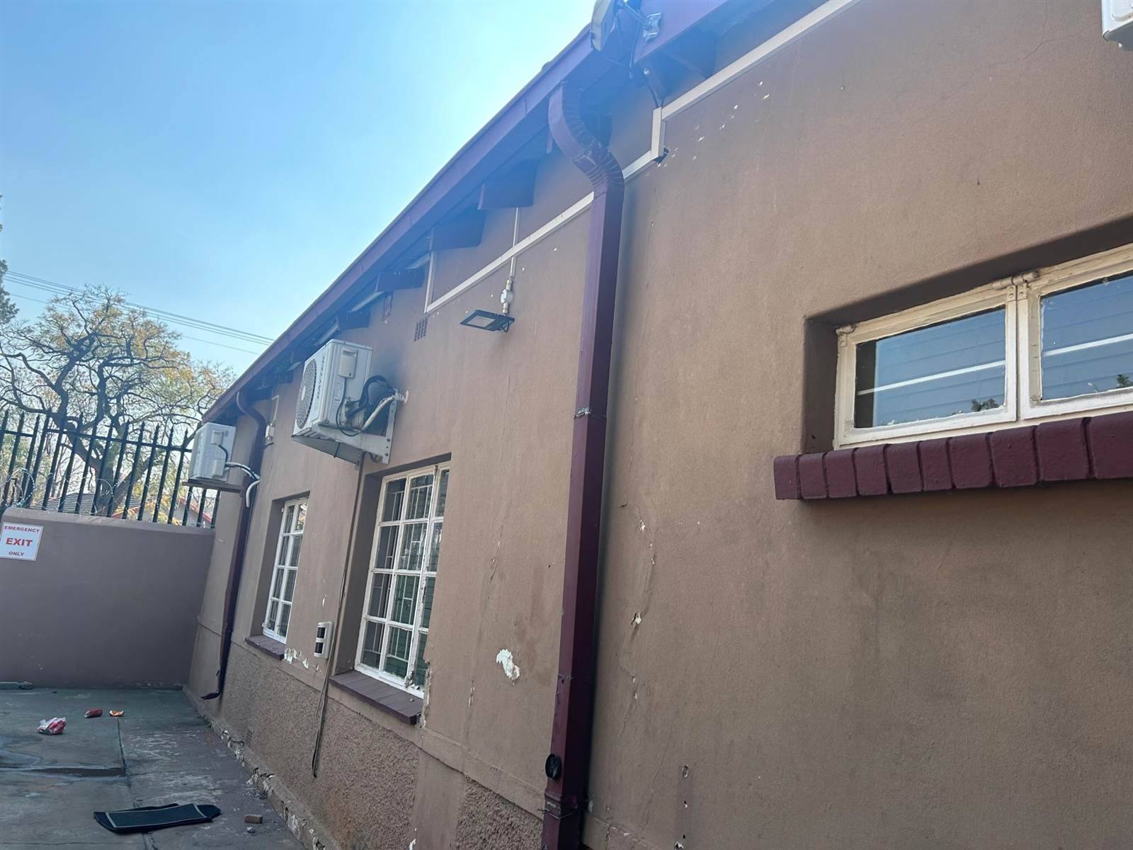 350  m² Office Space in Rustenburg Central photo number 4
