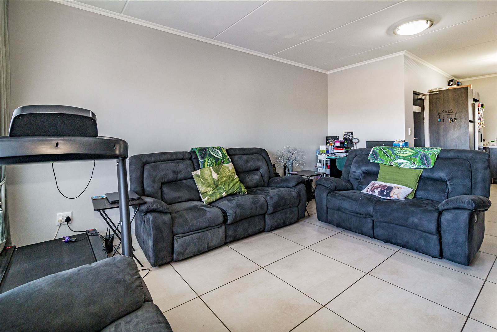 3 Bed Apartment in Somerset West Central photo number 8