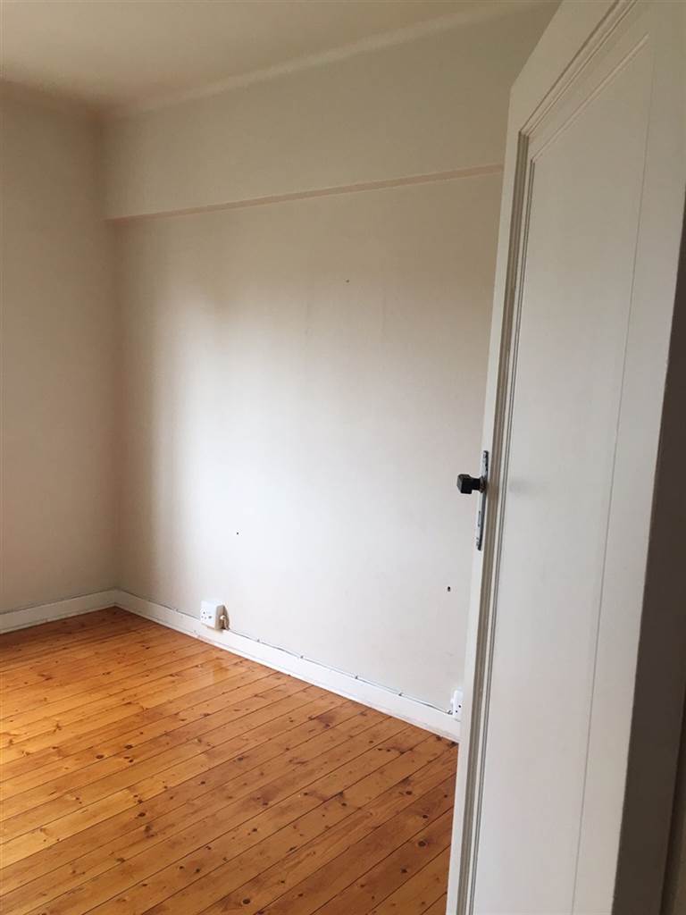 3 Bed Flat in Quigney photo number 8